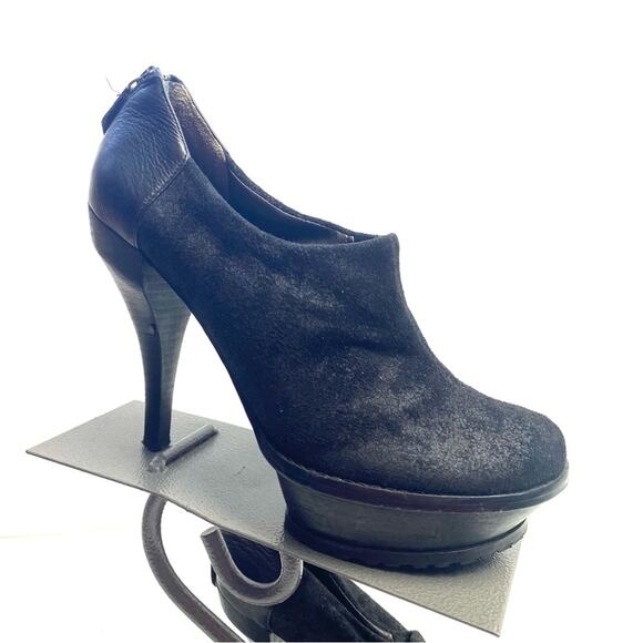 Donald J. Pliner X Lisa Black Platform Lug Sole Ankle Boots Size 8 - Picture 1 of 9